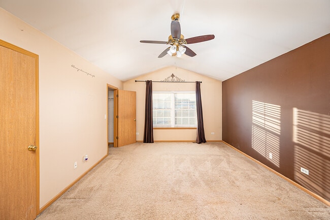 Building Photo - 511 Maggie Ln