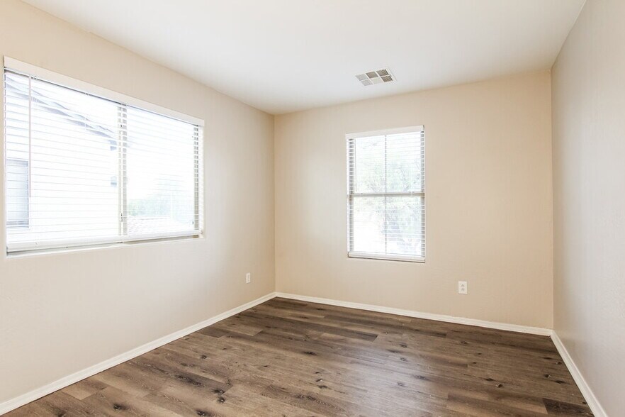 Building Photo - 5305 W Novak Way