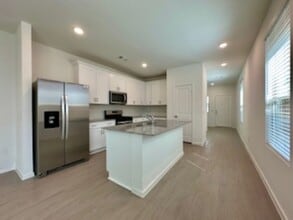 Building Photo - 500 Kinglet Dr