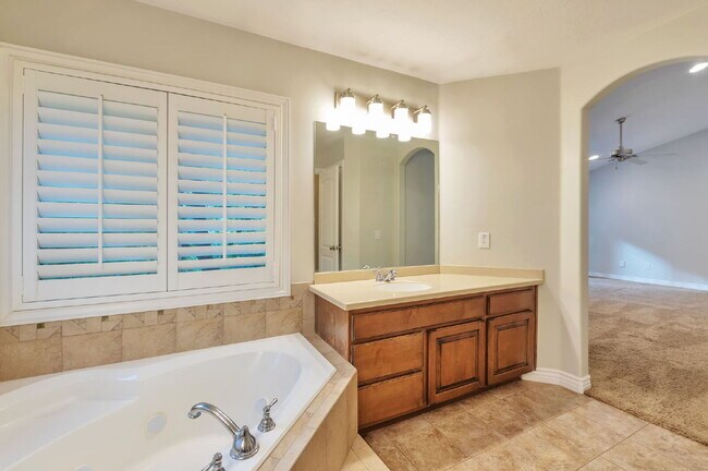 Building Photo - AVAILABLE NOW  — SPACIOUS & BEAUTIFUL Bountiful Meadows Home.