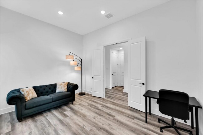 Building Photo - 6720 Stags Run