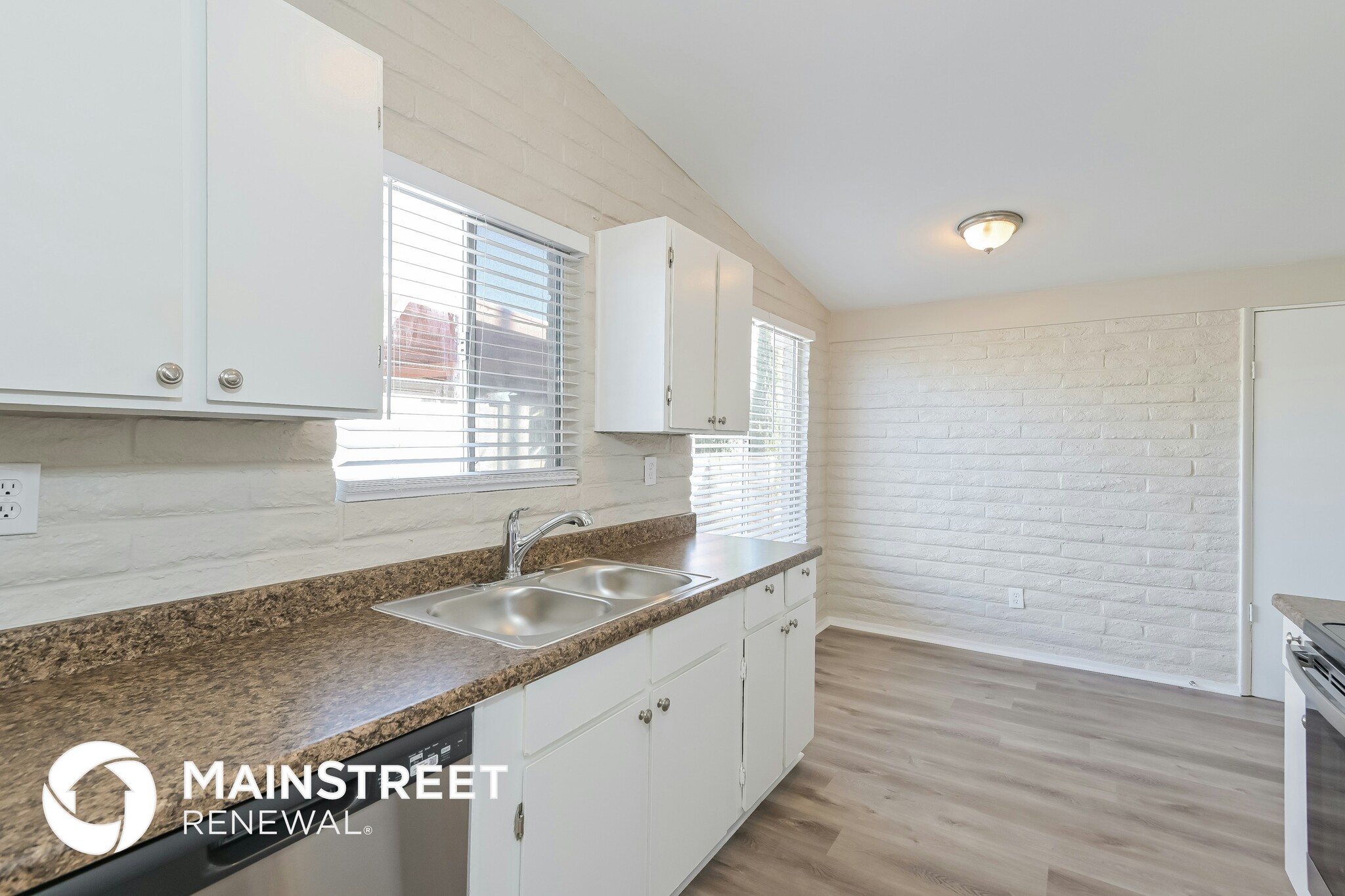 Building Photo - 8467 E Shasta Dr