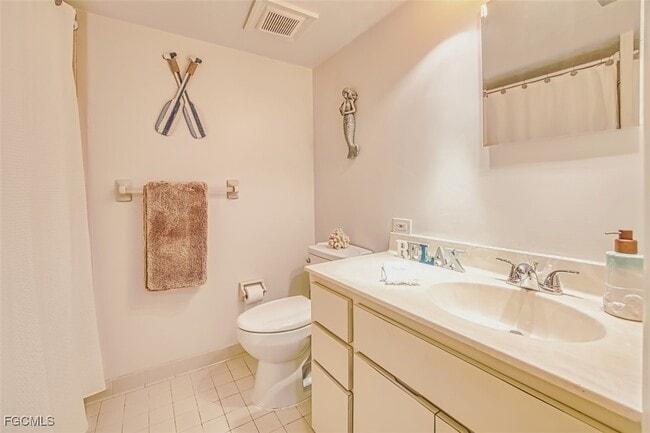 Building Photo - 226 3rd St