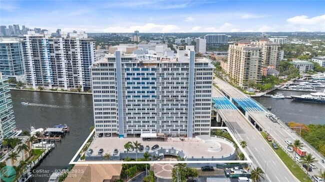Building Photo - 2800 E Sunrise Blvd