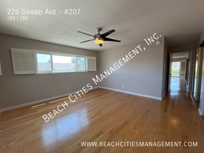 Building Photo - Large 2 Bedroom, 2 Bath Condo with 2 Parki...