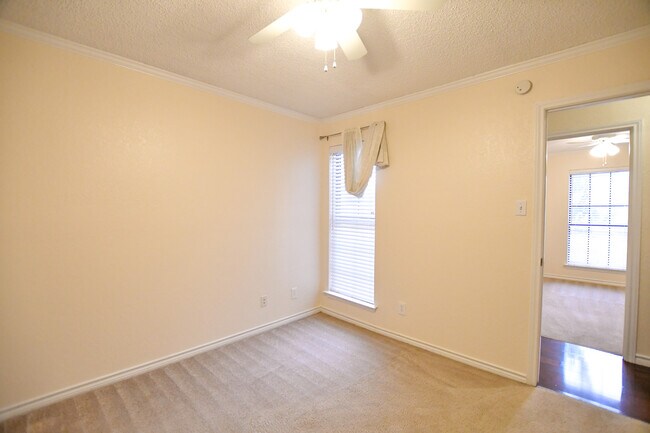 Building Photo - 4056 La Costa Ct
