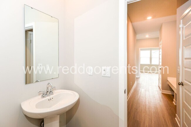 Building Photo - 7356 Parkstay Ln