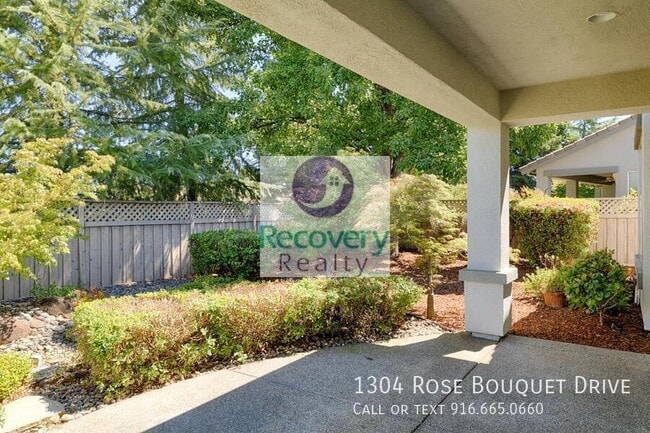 Building Photo - 1304 Rose Bouquet Dr