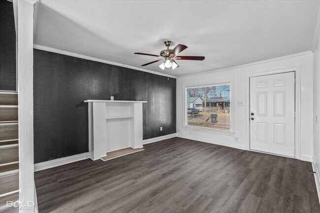 Building Photo - 2400 Broadway Dr