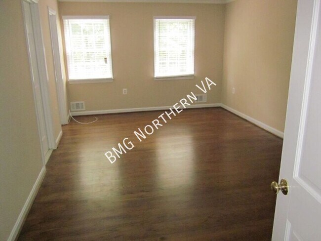 Building Photo - 1160 Wimbledon Dr