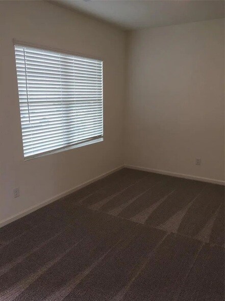 Building Photo - 1661 Hossler Trl