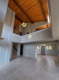 Building Photo - 2715 Kauhale St