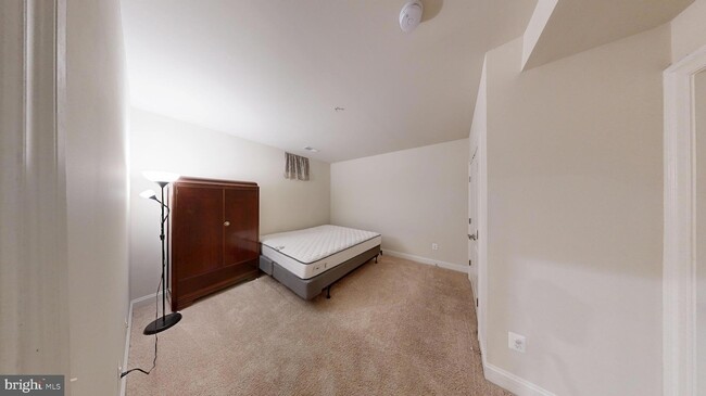 Building Photo - 3041 Moore Ln