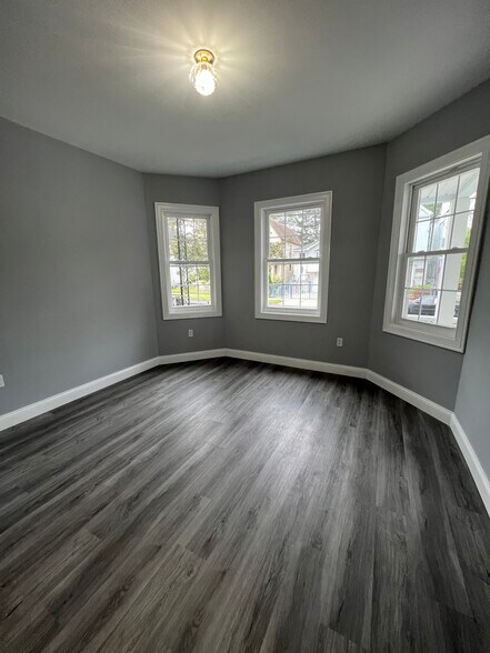 Building Photo - 163 N 9th St