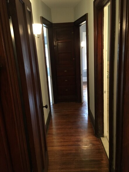 Building Photo - 76 Cottage St