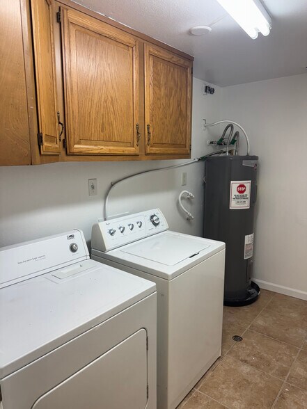 Building Photo - 1550 N Stapley Dr