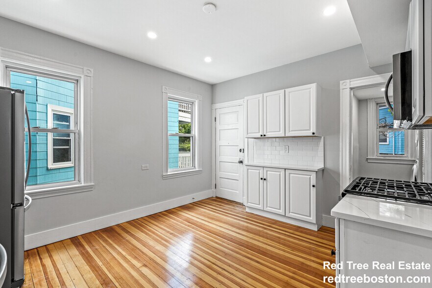 Building Photo - 79 Pleasant St