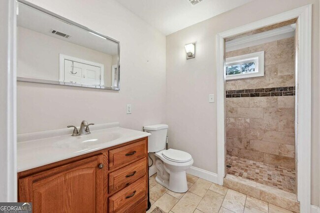 Building Photo - 1578 Lincoln Ave SE