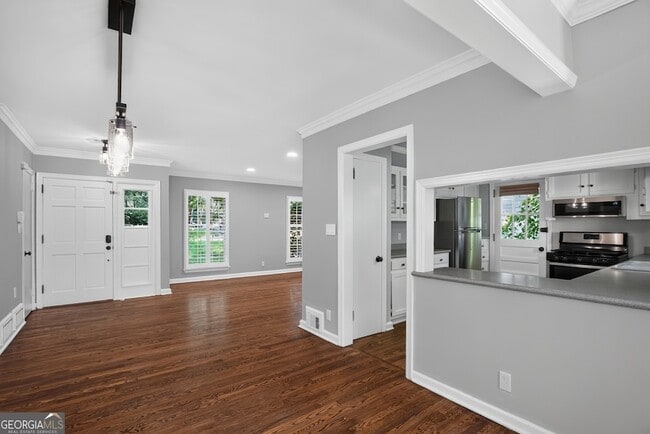 Building Photo - 807 Cardova Dr NE
