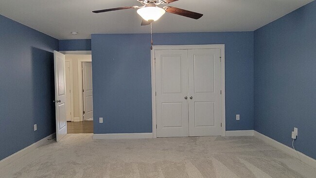 Building Photo - 130 Creekmound Dr
