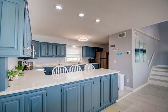 Building Photo - Off Season Rental **Oceanfront, Pet Friendly, 4 Bedroom Beach House** Available November 1st, 202...