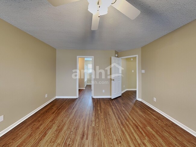 Building Photo - 2012 Fullwood Dr