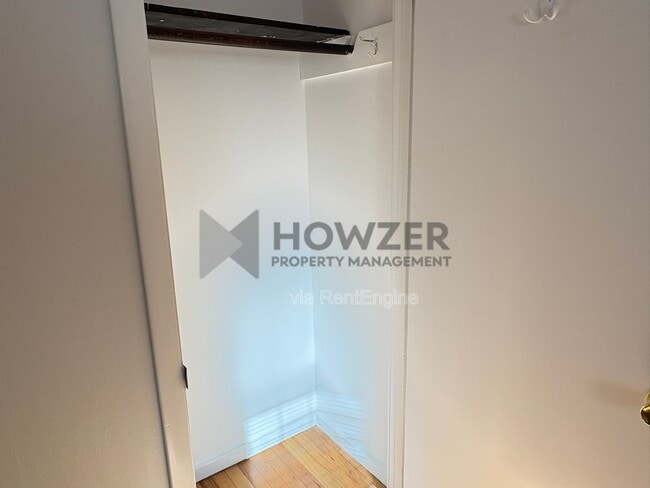 Building Photo - 4 Short Way