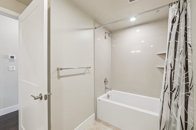 Building Photo - GBlvd