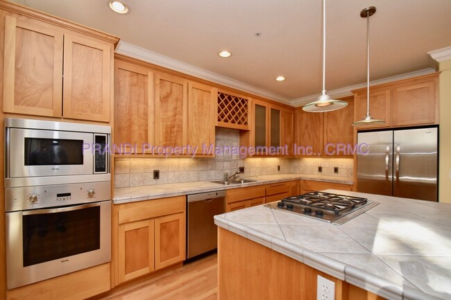 Building Photo - Coming Soon! 3 Bedroom Larkspur Townhouse.