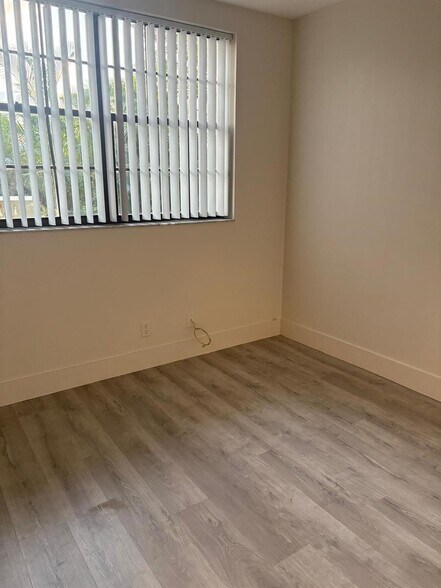 Building Photo - 2868 Coral Springs Dr