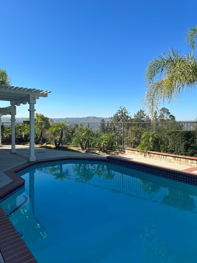 Primary Photo - 6305 Golden Gate Dr