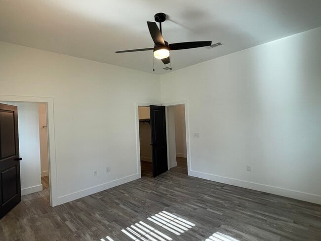 Building Photo - 1321 Cedar Ave S