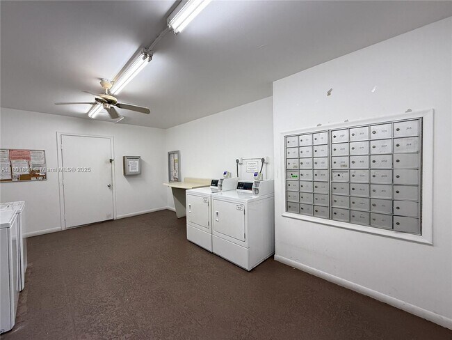 Building Photo - 100 SW 132nd Way