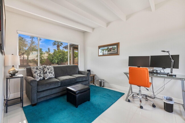 Building Photo - 73409 Little Bend Trail