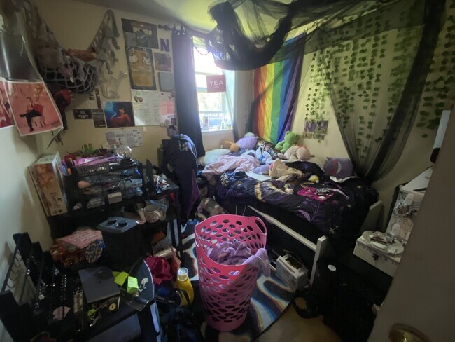 Building Photo - Walk to Whole Foods, Catch a Game at Civic Field, and Ride the Bus with Ease – Prime Lakeway Loca...