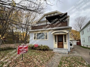 Building Photo - 16 Lorraine Ave