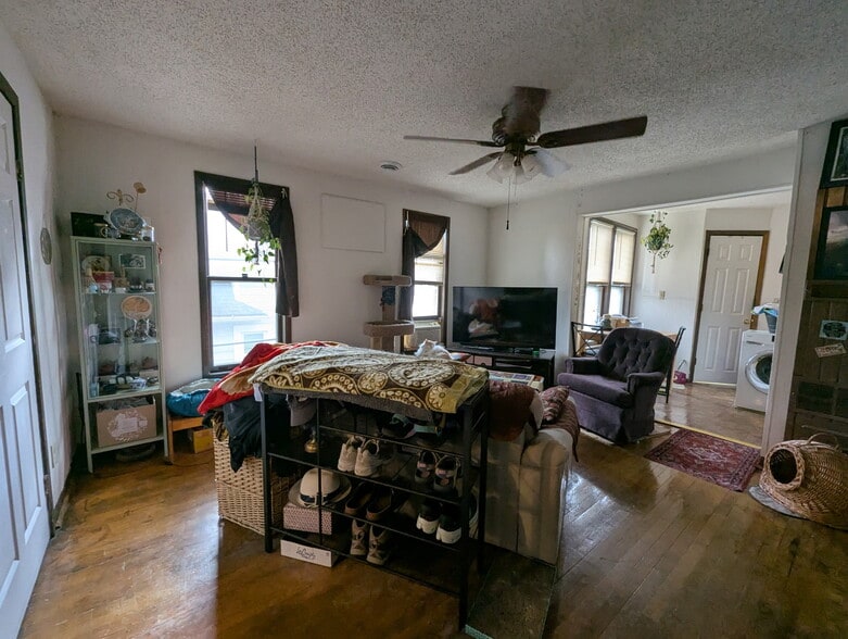 Living Room - 2212 Madison St NE