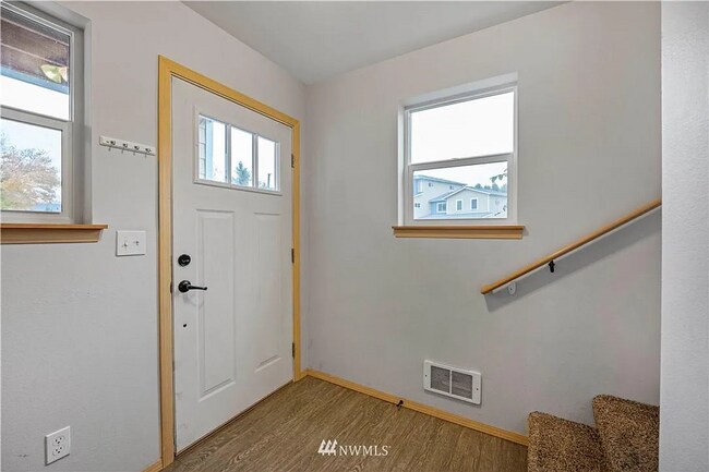 Building Photo - Beautifully Updated 3 Bed, 2.5 Bath Townhome in Monroe