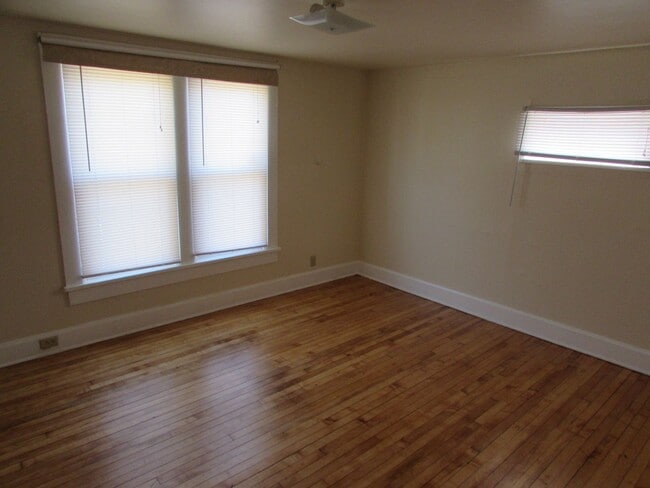 Building Photo - Spacious Madison 4-Bedroom Near Camp Randa...