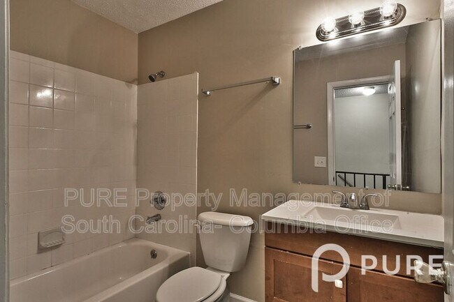 Building Photo - 301 Harbor Heights Dr