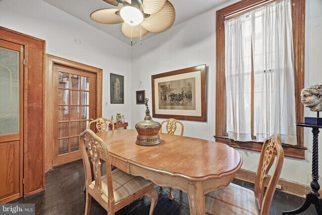 Building Photo - 1205 4th St NW