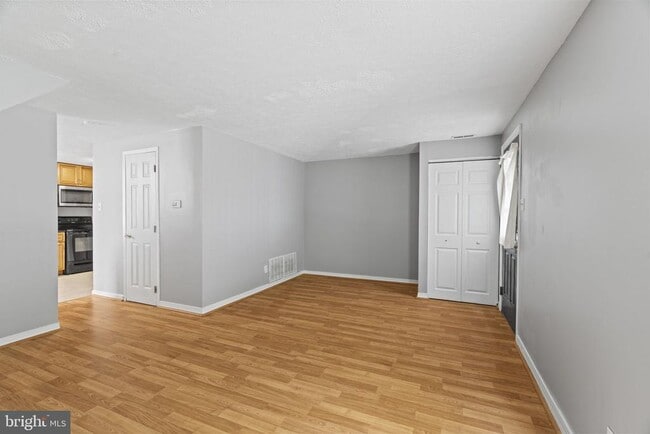 Building Photo - 2502 Greenwood Dr