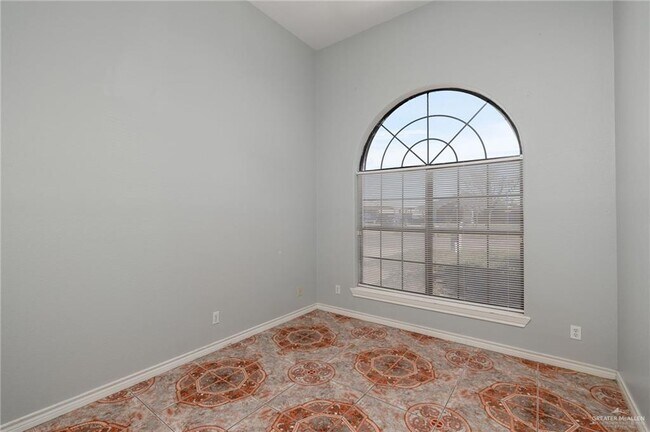 Building Photo - 11 Ruby St