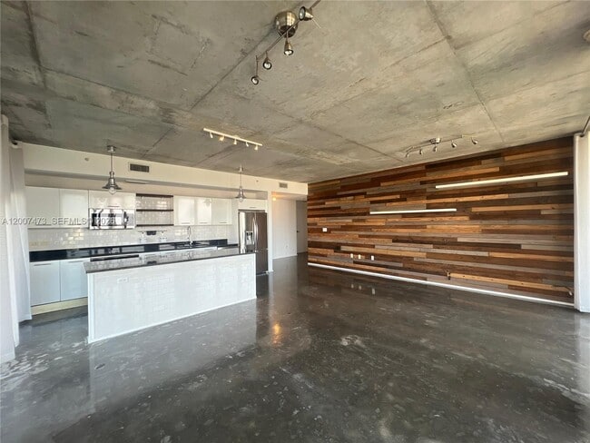Building Photo - 3470 E Coast Ave