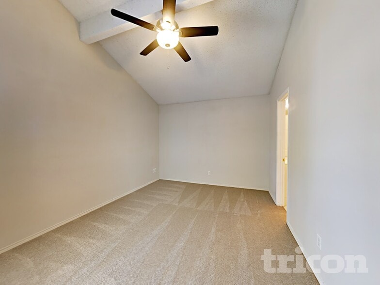 Building Photo - 609 S Walnut Creek Dr