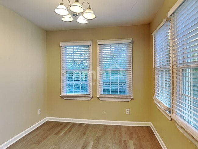 Building Photo - 1009 Bren Village Ct