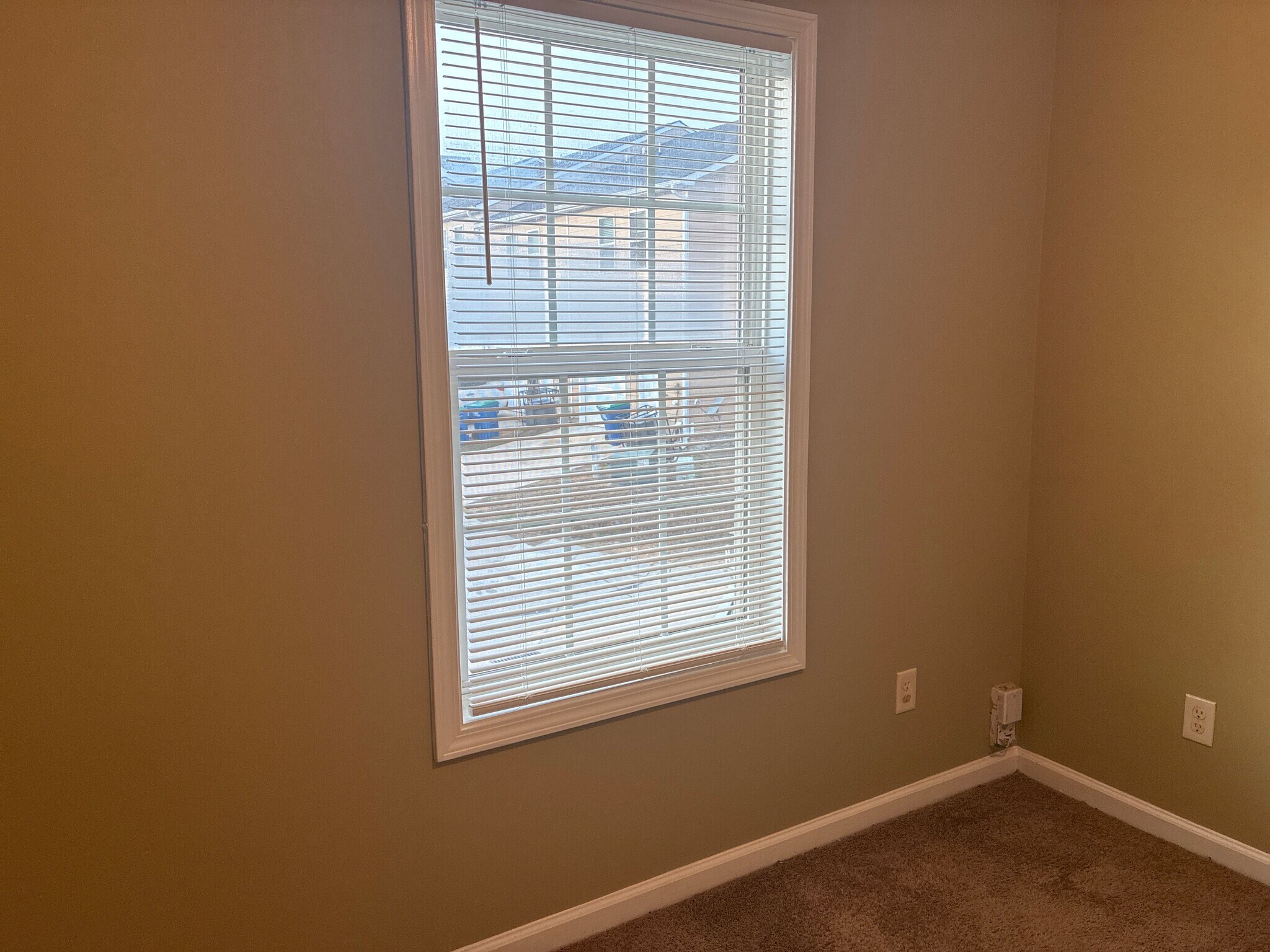 Building Photo - Room in Townhome on Olmadison Pl