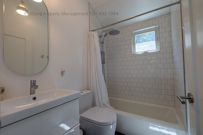 Building Photo - 13846 Village Ave