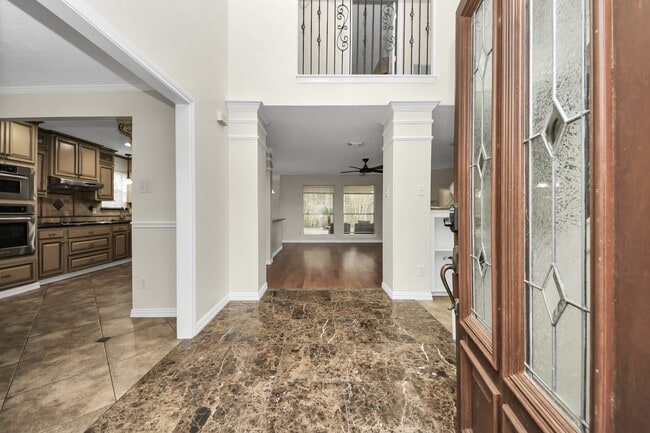 Building Photo - 1024 Glenview Dr