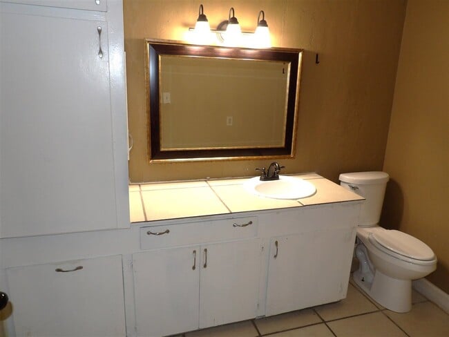 Building Photo - 9 NW 13th St